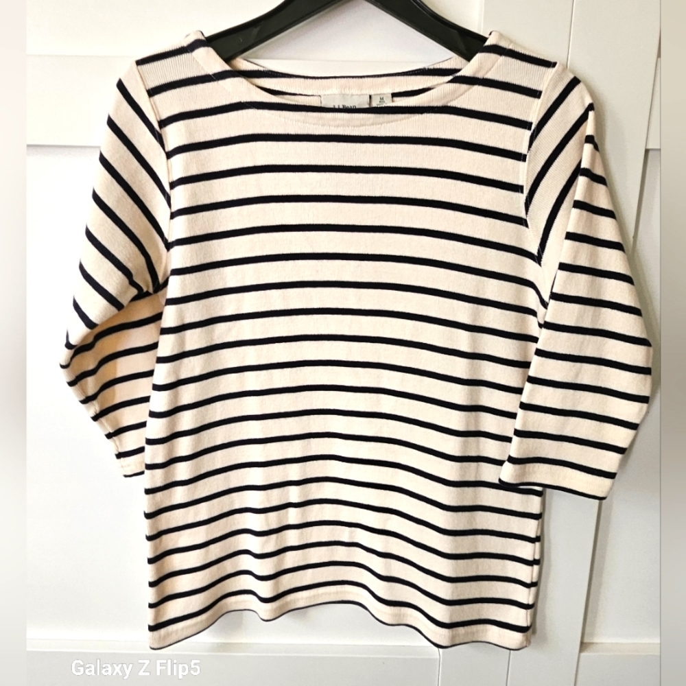 L.L.BEAN  scoopneck sweater  cream with horizontal drk blue lines